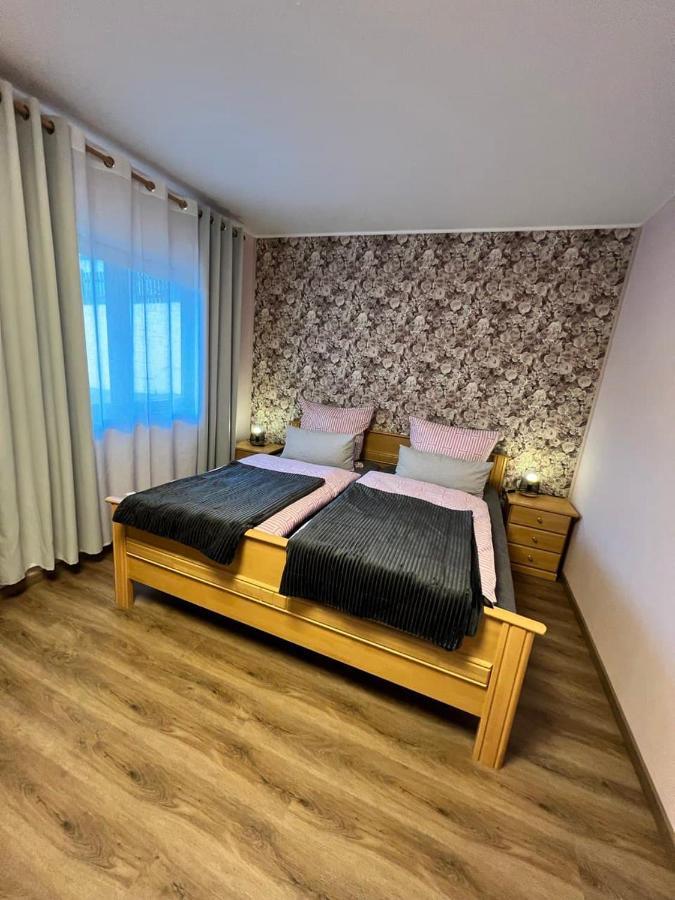 O&W Ferienzimmer Am Nuerburgring, Quiddelbach Ngoại thất bức ảnh