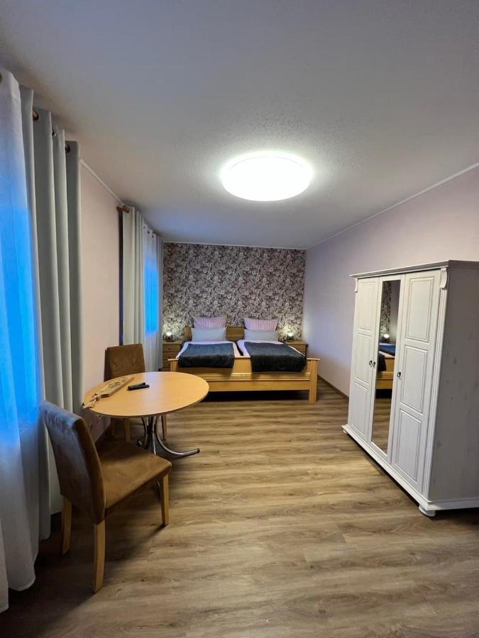 O&W Ferienzimmer Am Nuerburgring, Quiddelbach Ngoại thất bức ảnh