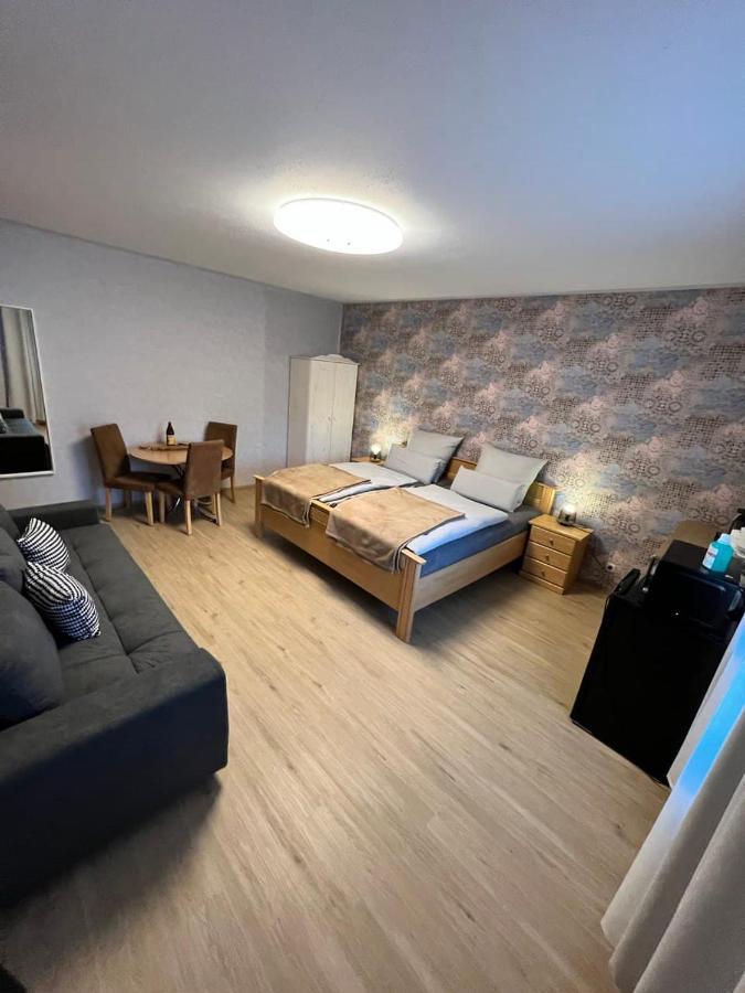 O&W Ferienzimmer Am Nuerburgring, Quiddelbach Ngoại thất bức ảnh